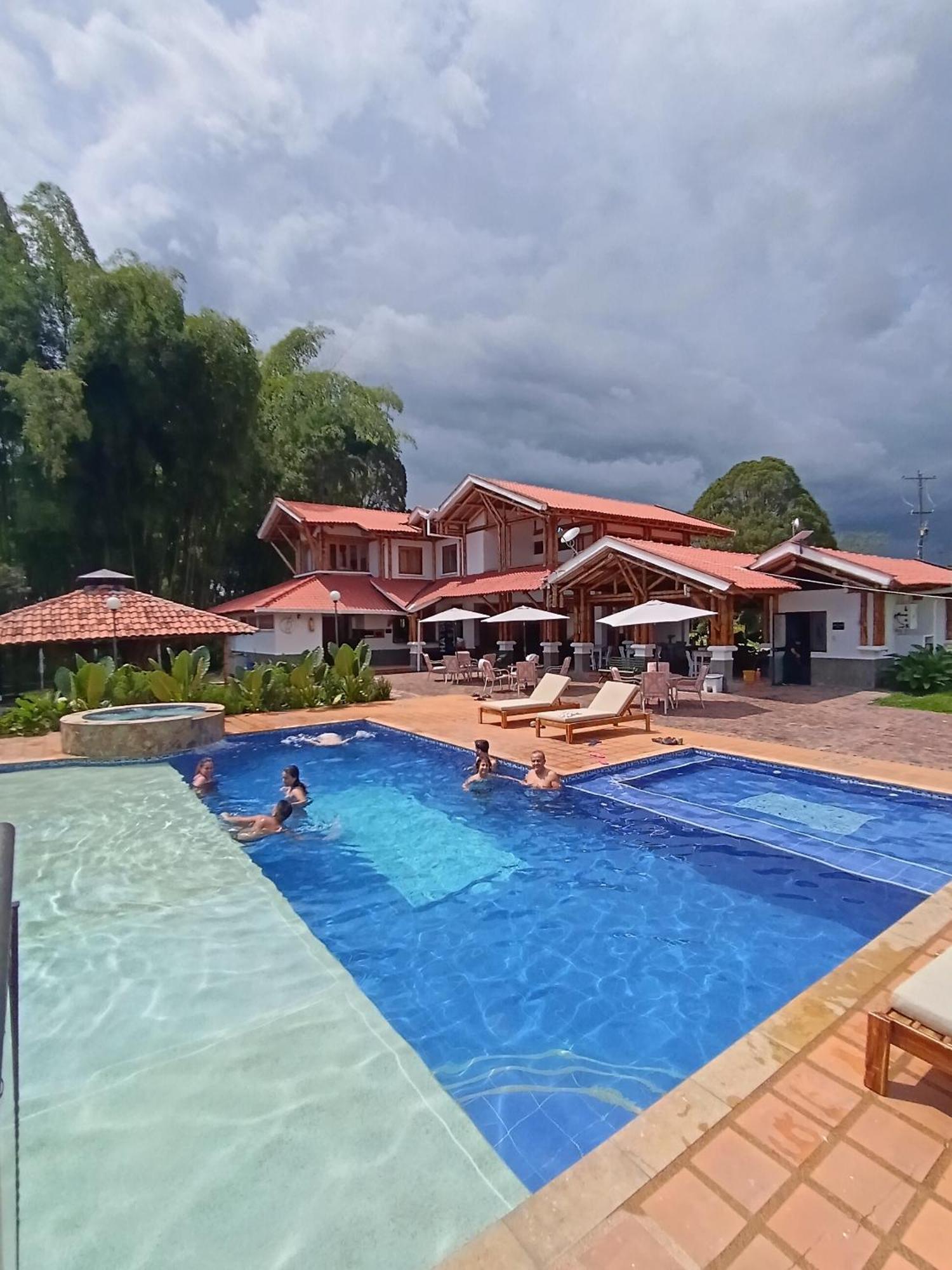 Finca Hotel Santana มอนเตเนโกร ภายนอก รูปภาพ